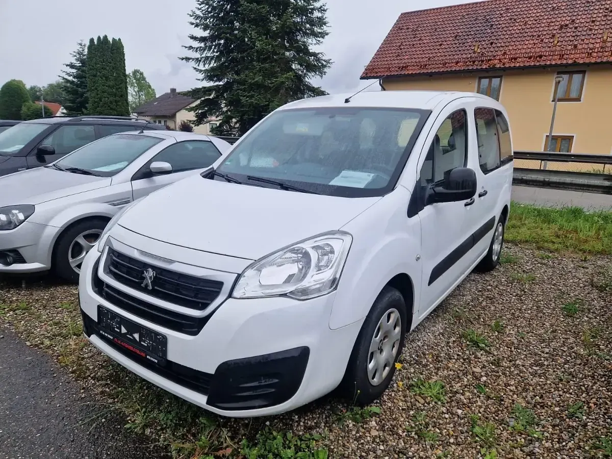 Gebraucht Peugeot Partner 99 PS (72 kW) 2018 Van / Kleinbus