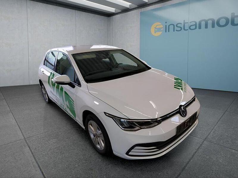 Gebraucht VW Golf VIII 116 PS (85 kW) 2022 Weiß Kleinwagen
