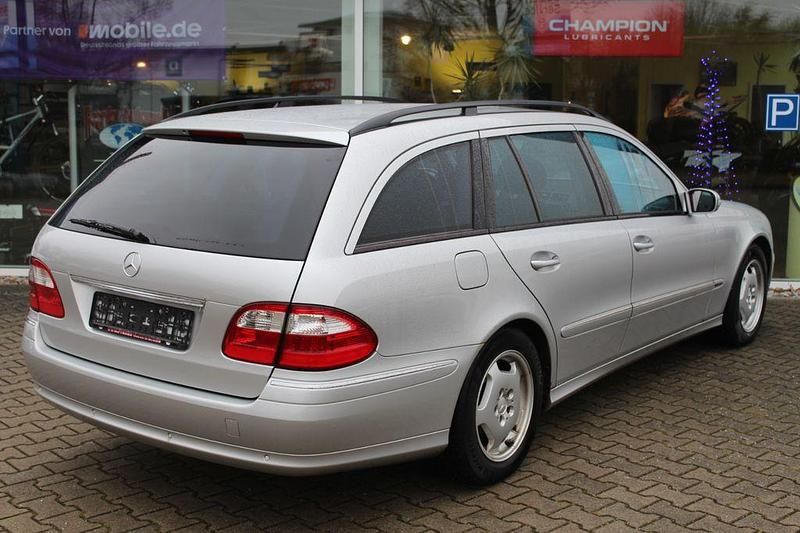 Gebraucht Mercedes E320 Avantgarde 224 PS (164 kW) 2005 Silber Limousine