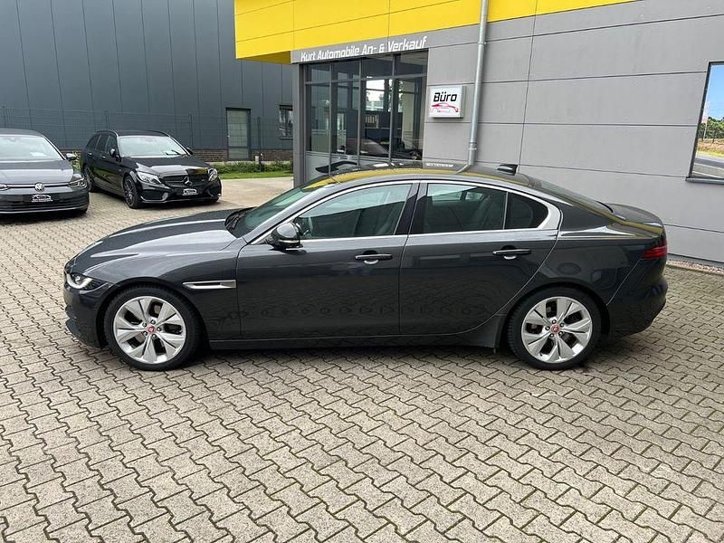 Gebraucht Jaguar XE S 204 PS (150 kW) 2021 Grau Limousine