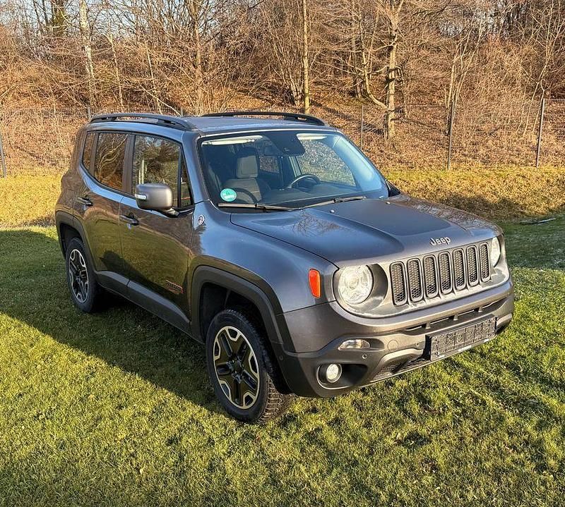 Grau Gebraucht 2016 Jeep Renegade Trailhawk SUV | 13.000 € (Fairer Preis) - Bild 1/4