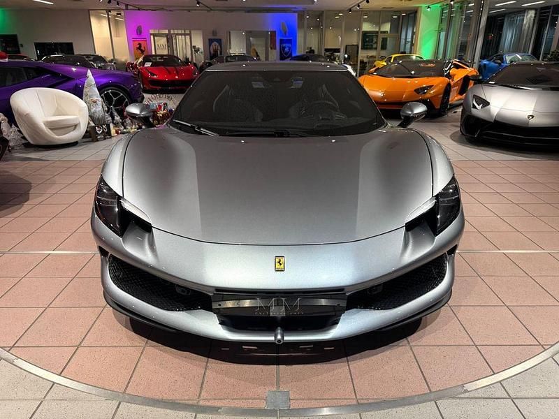 Gebraucht Ferrari 296 829 PS (609 kW) 2023 Grigio titanio Coupé