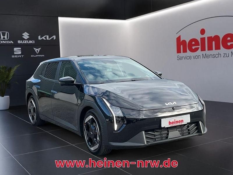 Neu Kia EV4 Comfort 150 kW (204 PS) 2025 Schwarz Kleinwagen
