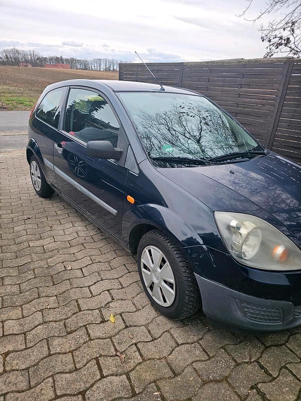 Gebraucht Ford Fiesta 69 PS (50 kW) 2006 Blau Kleinwagen