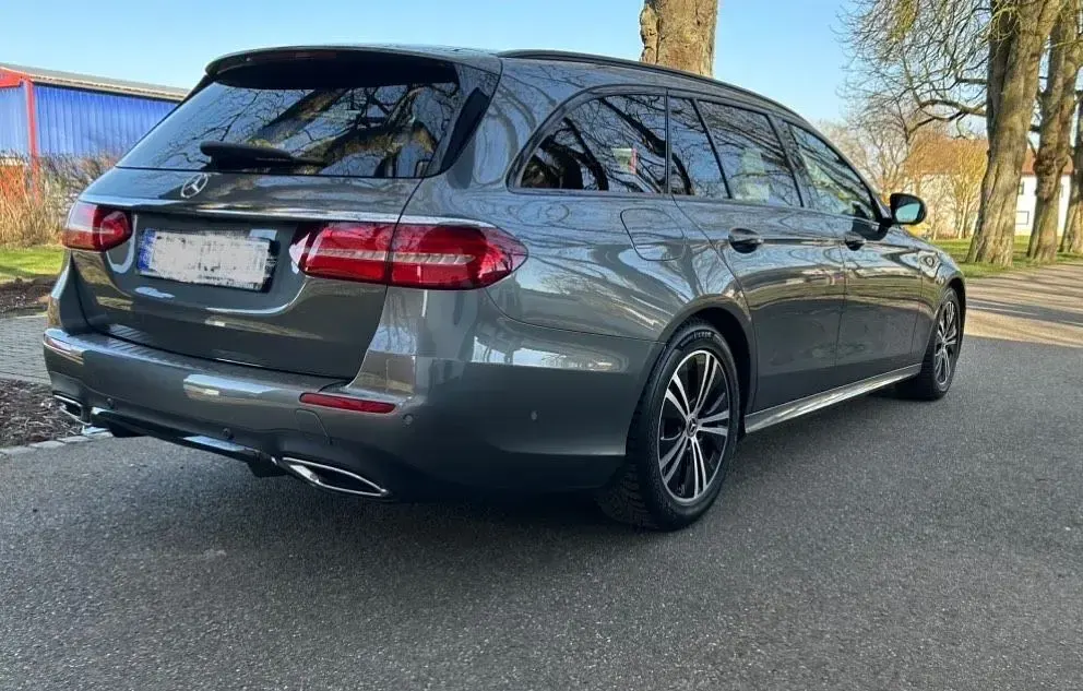 Second-hand Mercedes E220 AMG 194 CP (142 kW) 2019 Gri Berlinǎ