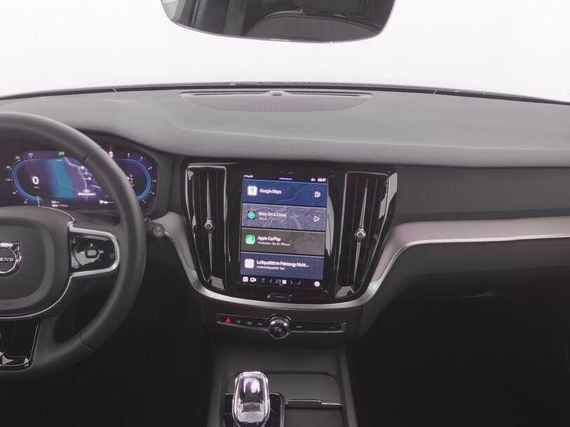 Gebraucht Volvo V60 CC Plus 197 PS (144 kW) 2023 Weiß Kombi