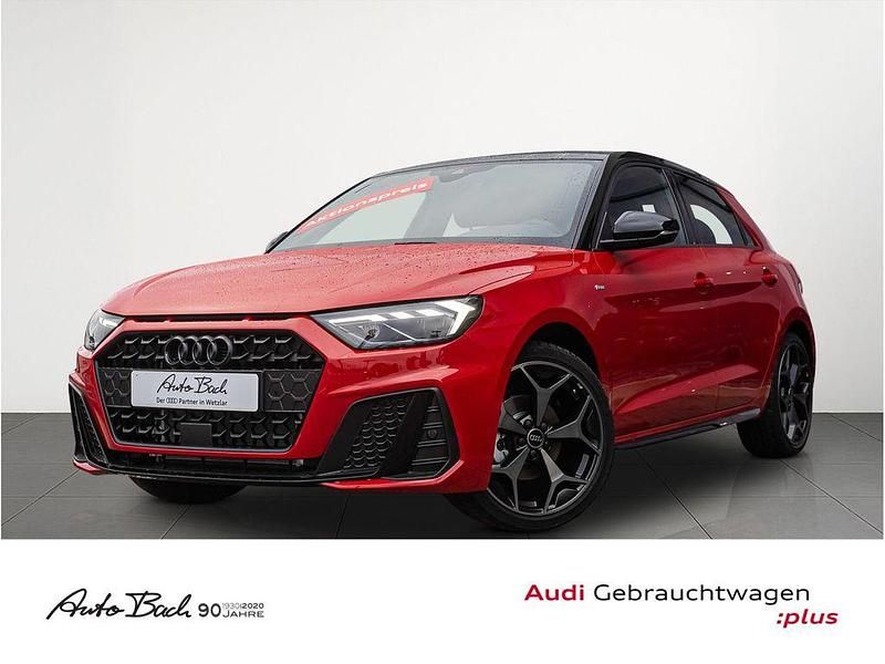 Progressivrot metallic/mythosschwarz metallic Gebraucht 2025 Audi A1 Sportback S-Line Kleinwagen | 31.940 € (Teuer) - Bild 1/4