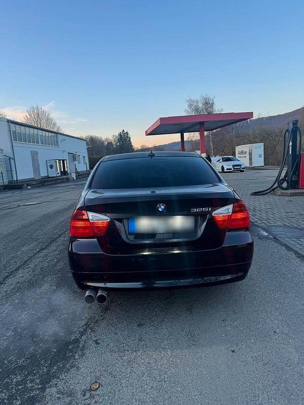 Gebraucht BMW 325 218 PS (160 kW) 2005 Schwarz Limousine