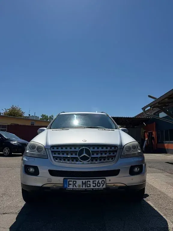 Gebraucht Mercedes ML320 224 PS (164 kW) 2007 Grau SUV