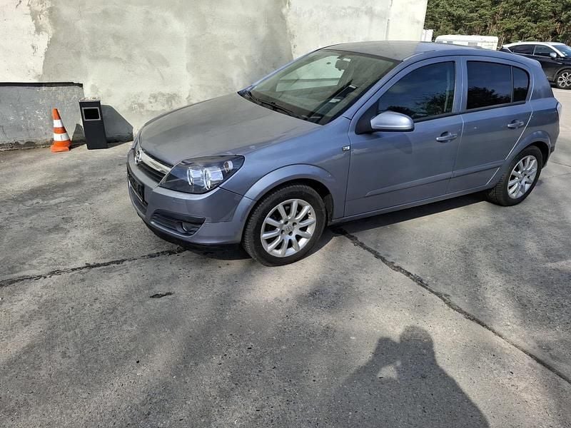 Gebraucht Opel Astra 105 PS (77 kW) 2006 Grau Limousine