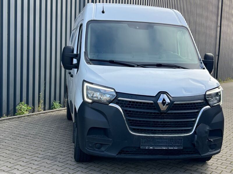 Second-hand Renault Master 135 CP (99 kW) 2020 Alb Van