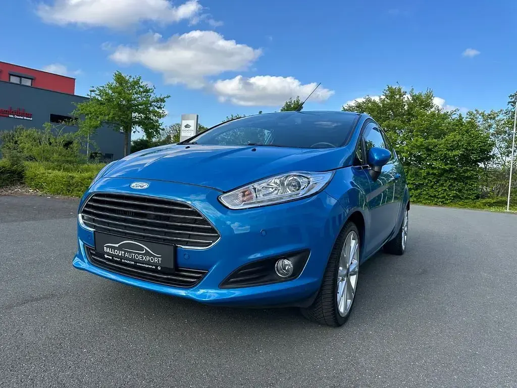 Gebraucht Ford Fiesta Titanium 101 PS (74 kW) 2016 Blau Kleinwagen