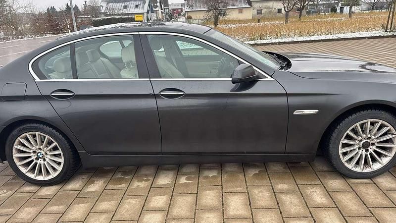 Gebraucht BMW 523 204 PS (150 kW) 2010 Sophistogr brillanteffekt met Limousine