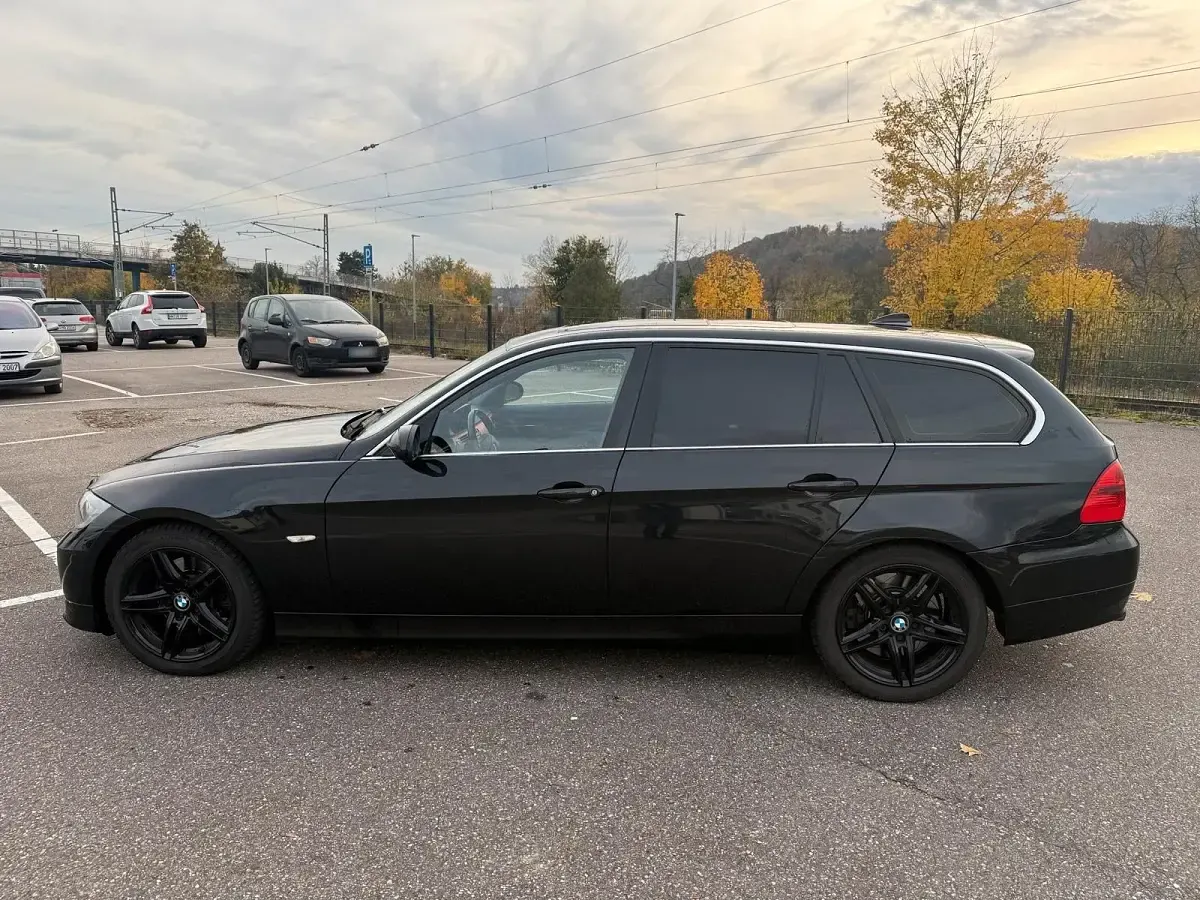 Second-hand BMW 330 231 CP (169 kW) 2005 Negru Break