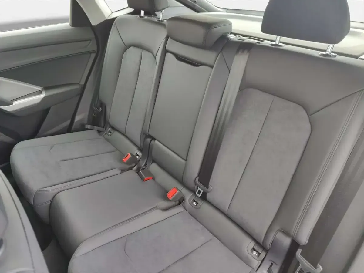 Gebraucht Audi Q3 S-Line 150 PS (110 kW) 2024 Chronosgrau metallic SUV