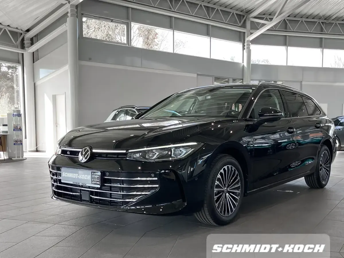 Gebraucht VW Passat Elegance 150 PS (110 kW) 2026 Grenadillschwarz (schwarz) Kombi