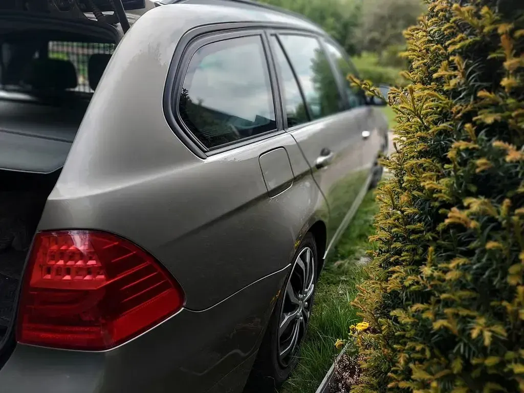 Gebraucht BMW 318 Exclusive 143 PS (105 kW) 2012 Braun Kombi