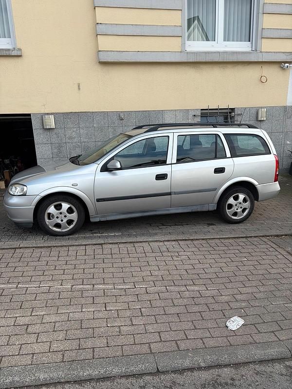 Second-hand Opel Astra 101 CP (74 kW) 2000 Argintiu Break