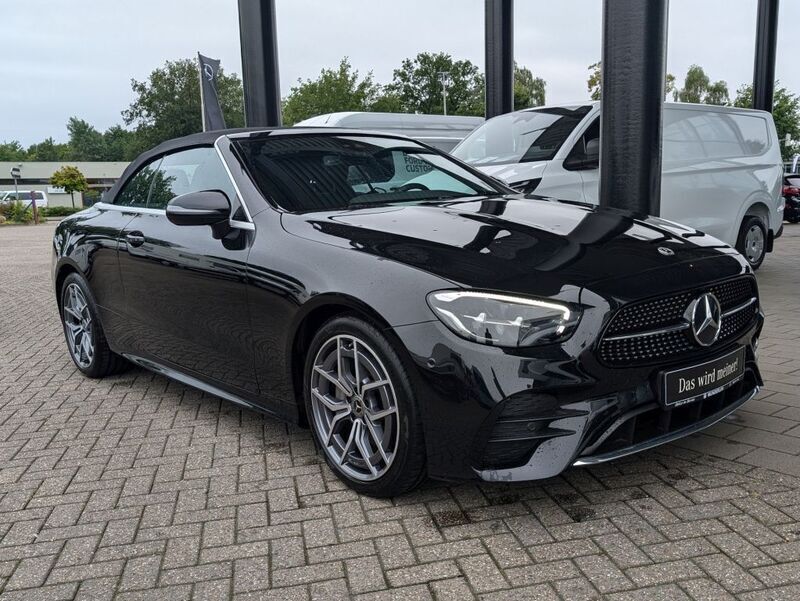 Gebraucht Mercedes E200 AMG line 197 PS (144 kW) 2023 Metalliclack obsidianschwarz Cabrio