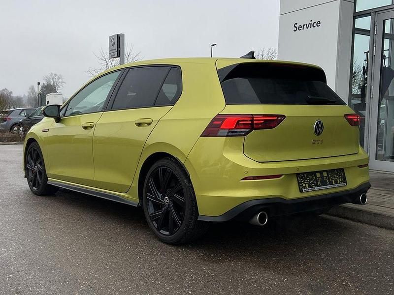 Gebraucht VW Golf VIII Active 245 PS (180 kW) 2022 Gelb Limousine