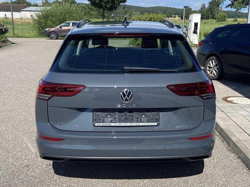 Gebraucht VW Golf VIII Active 131 PS (96 kW) 2023 Grau Kombi