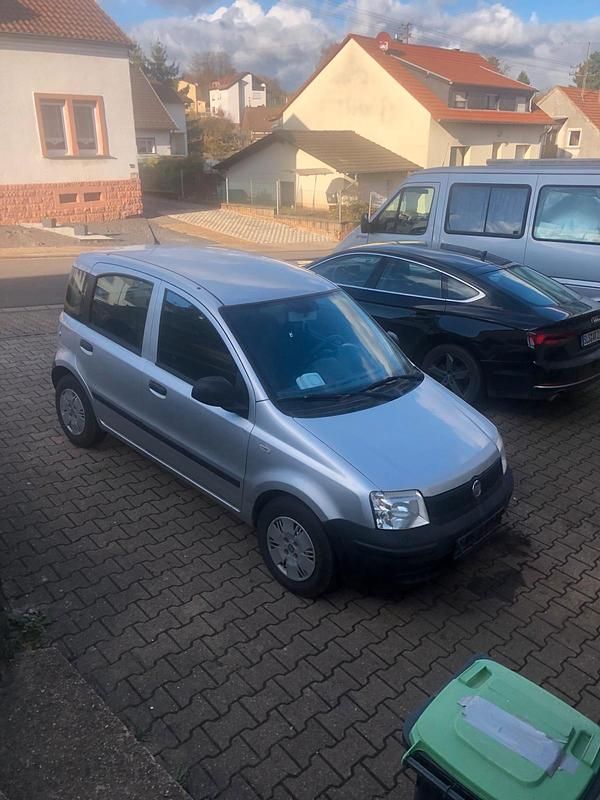Silber Gebraucht 2010 Fiat Panda Kleinwagen | 2.500 € (Fairer Preis) - Bild 1/4