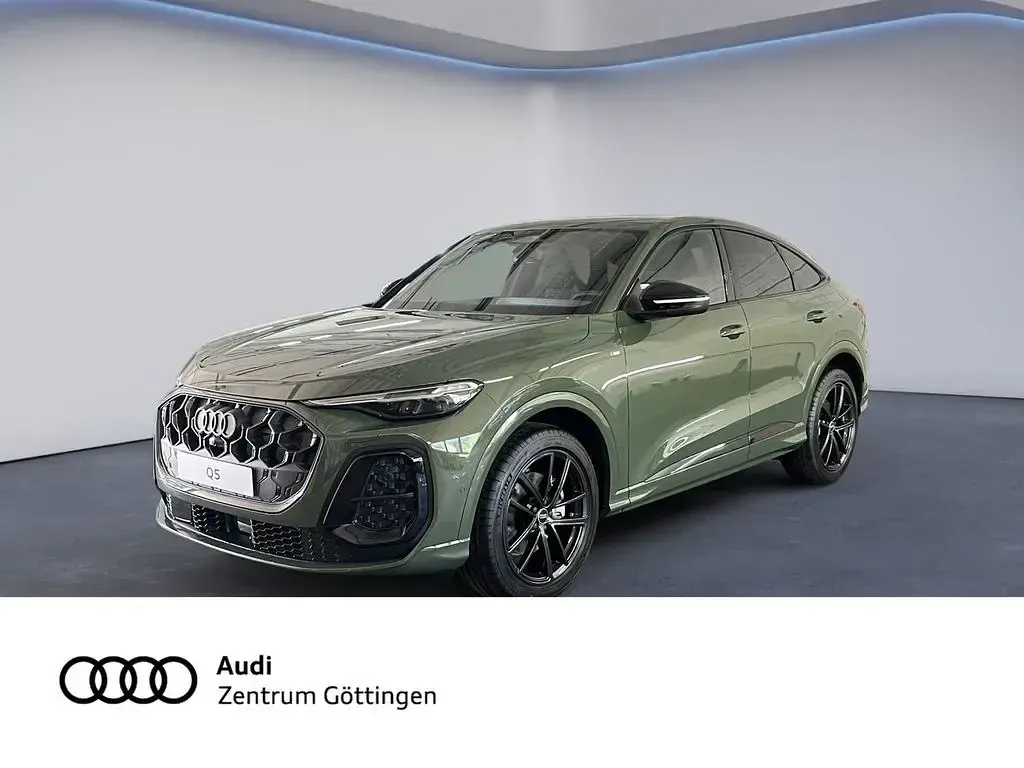 Neu Audi Q5 Sportback Sport 204 PS (150 kW) 2026 Grün SUV
