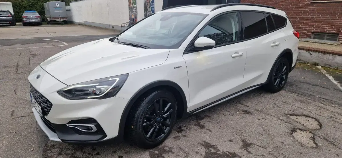Gebraucht Ford Focus Active X 120 PS (88 kW) 2020 Weiß Kombi
