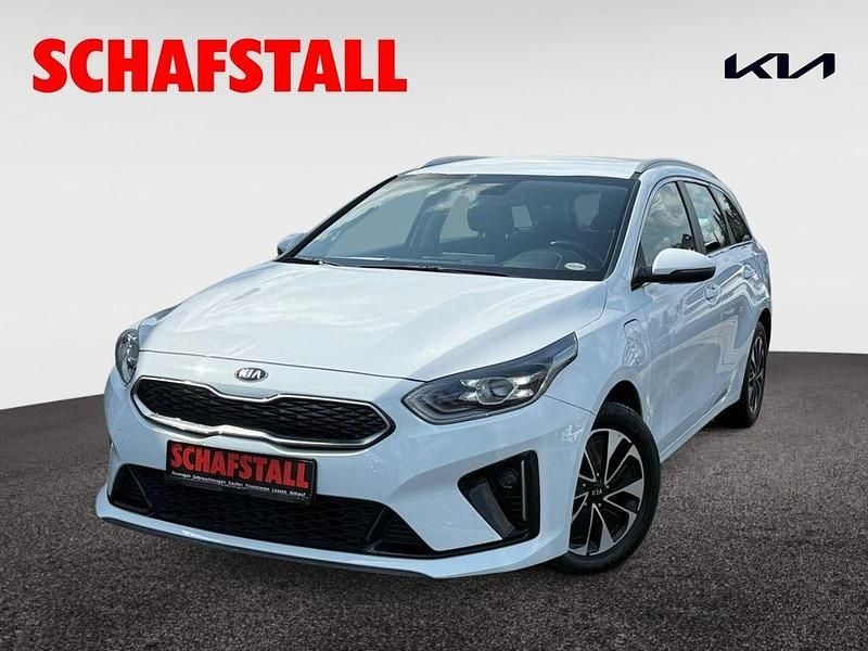 Weiss ((wd) cararraweiss) Gebraucht 2021 Kia Ceed Sportswagon Vision Kombi | 17.979 € (Guter Preis) - Bild 1/3