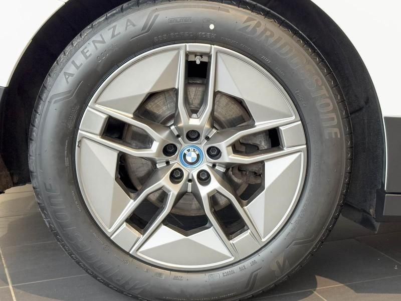 Gebraucht BMW iX 239 kW (326 PS) 2021 Weiss SUV