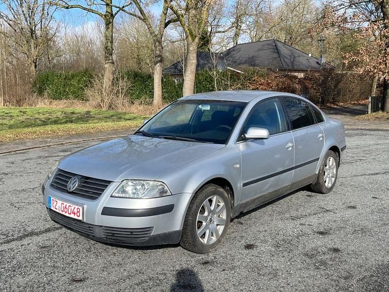 Gebraucht VW Passat Comfortline 102 PS (75 kW) 2003 Grau Limousine