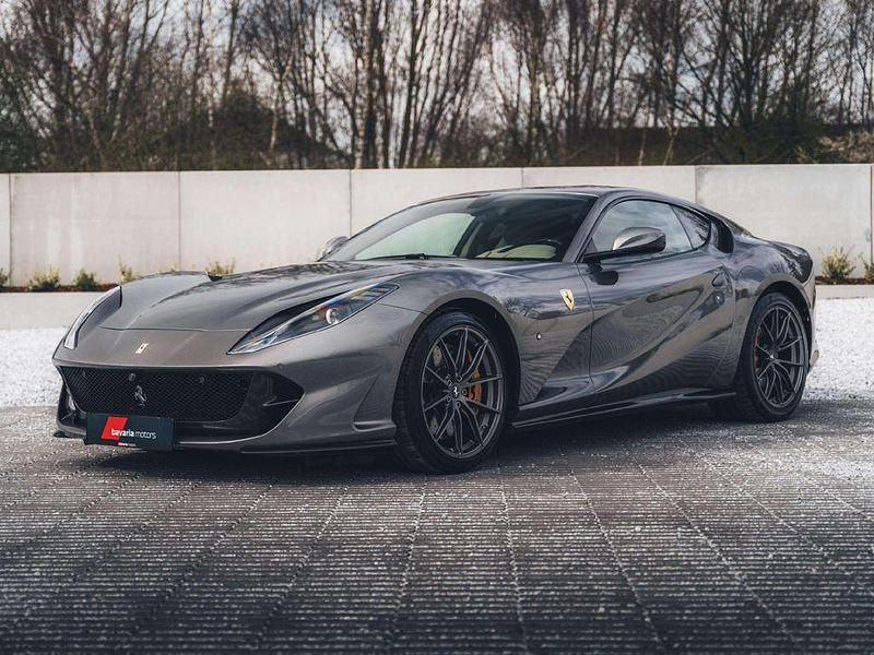 Gebraucht Ferrari 812 795 PS (584 kW) 2019 Grau