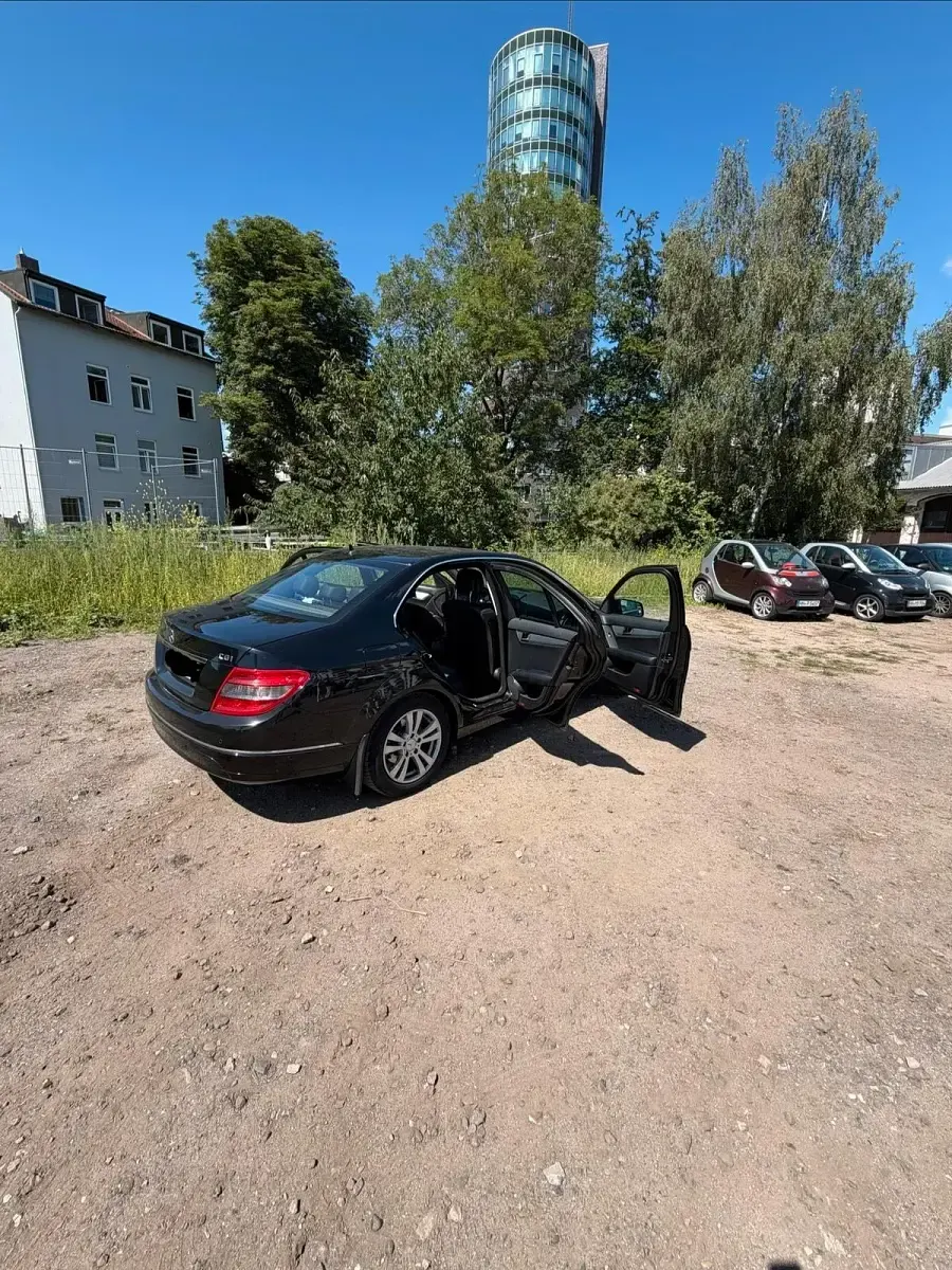Gebraucht Mercedes C180 156 PS (114 kW) 2010 Schwarz Limousine