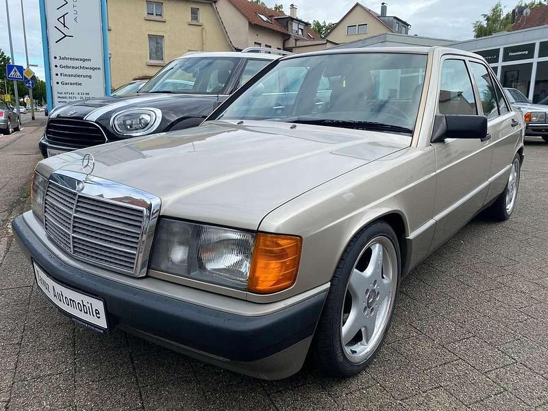 Gebraucht Mercedes 190 132 PS (97 kW) 1990 Farbe 7 Limousine