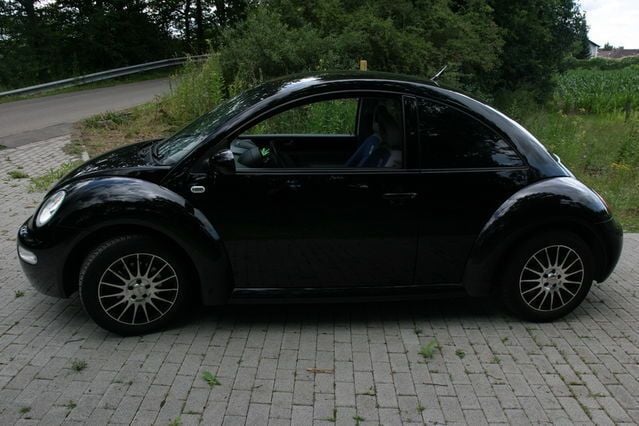 Second-hand VW Beetle 158 CP (116 kW) 2003 Negru Hatchback