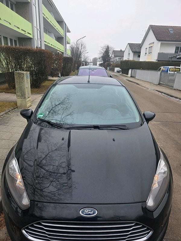 Schwarz Gebraucht 2013 Ford Fiesta Limousine | 3.800 € (Fairer Preis) - Bild 1/4