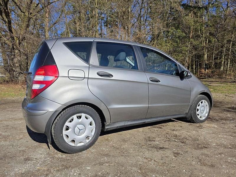 Gebraucht Mercedes A150 Classic 95 PS (69 kW) 2006 Gold Limousine
