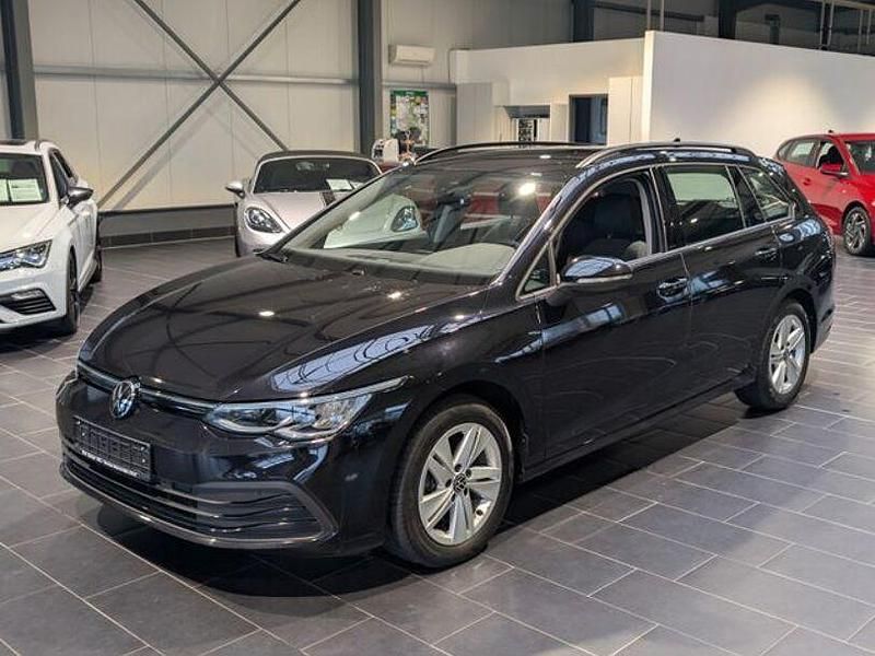 Gebraucht VW Golf VIII Life 150 PS (110 kW) 2022 Schwarz Kombi