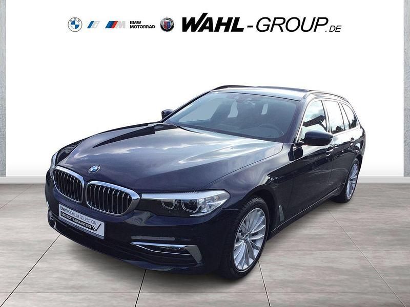 Blau Gebraucht 2020 BMW 520 Luxury Line Kombi | 30.890 € (Teuer) - Bild 1/4