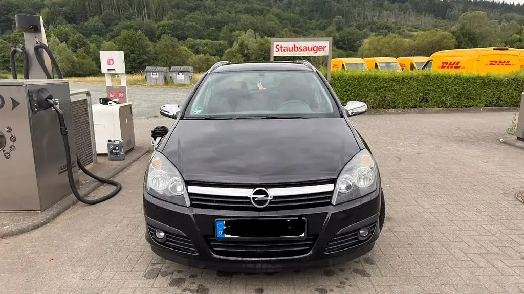 Gebraucht Opel Astra Sport 105 PS (77 kW) 2006 Schwarz Limousine