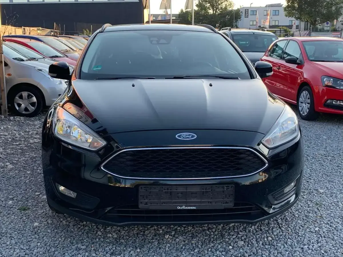 Gebraucht Ford Focus Trend 125 PS (91 kW) 2016 Schwarz Kombi