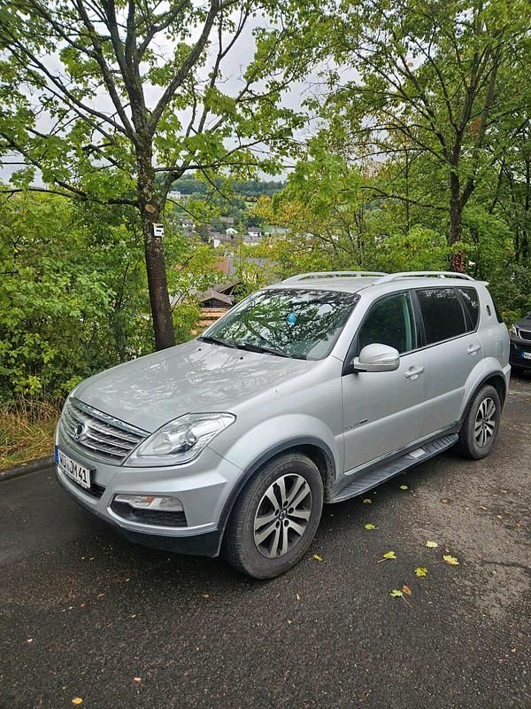 Silber Gebraucht 2014 Ssangyong Rexton SUV | 11.400 € - Bild 1/4