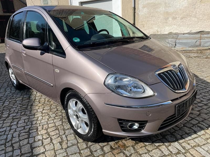 Gebraucht Lancia Musa 95 PS (69 kW) 2011 Grau Van / Kleinbus