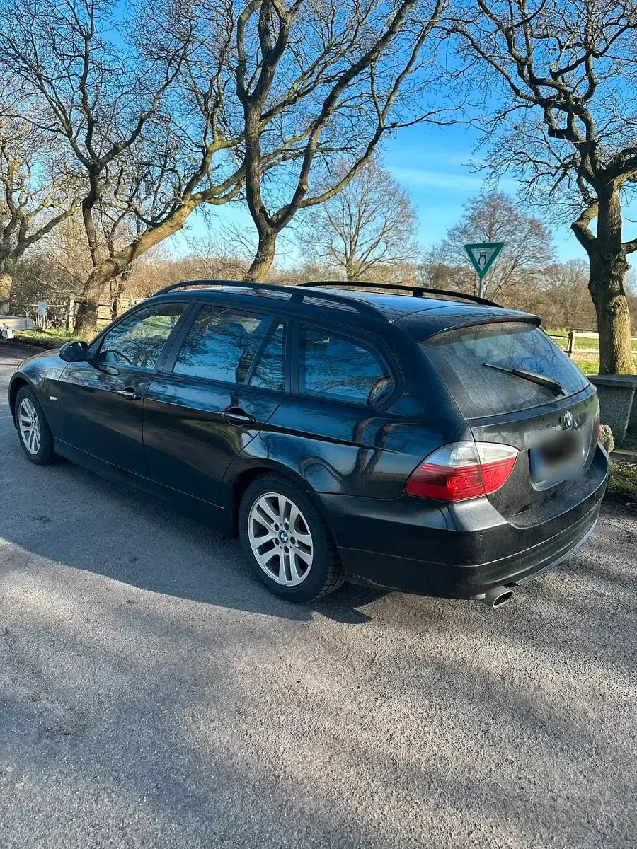 Gebraucht BMW 320 150 PS (110 kW) 2008 Schwarz Limousine