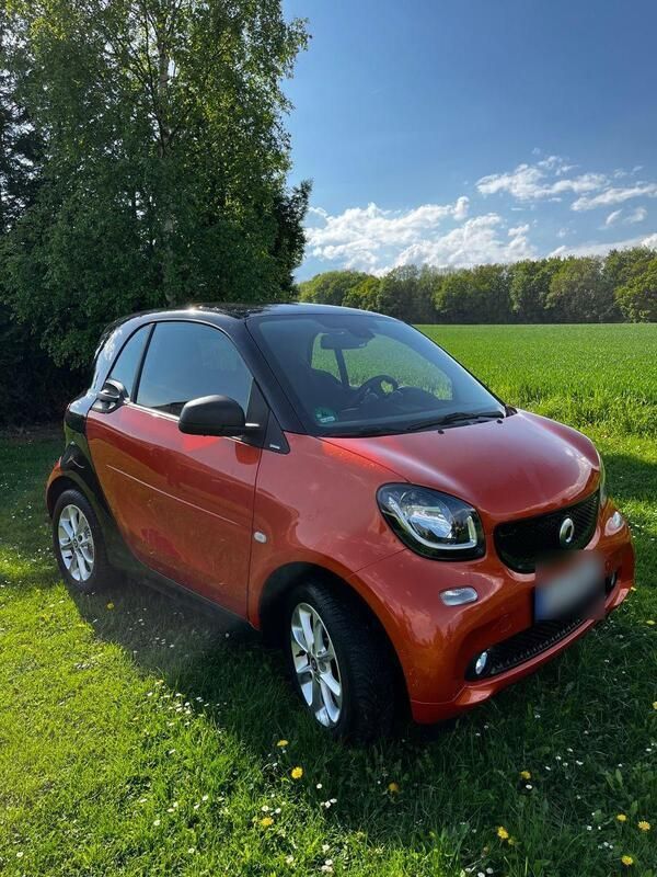 Orange Gebraucht 2019 Smart ForTwo Coupé Coupé | 10.800 € (Fairer Preis) - Bild 1/4