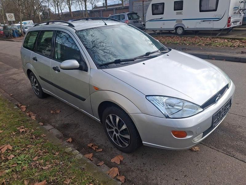 Gebraucht Ford Focus 101 PS (74 kW) 2000 Silber Limousine