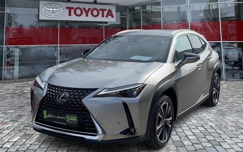 Gebraucht Lexus UX 250h 184 PS (135 kW) 2023 Weiß SUV