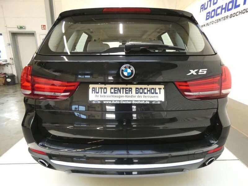 Second-hand BMW X5 Comfort Edition 258 CP (189 kW) 2016 Negru SUV