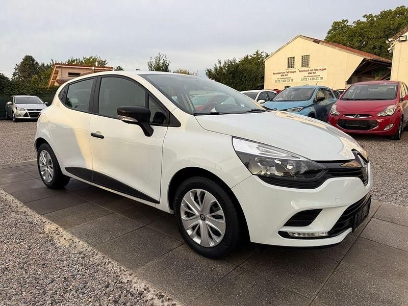 Weiß Gebraucht 2019 Renault Clio IV Life Limousine | 7.499 € (Superpreis) - Bild 1/4