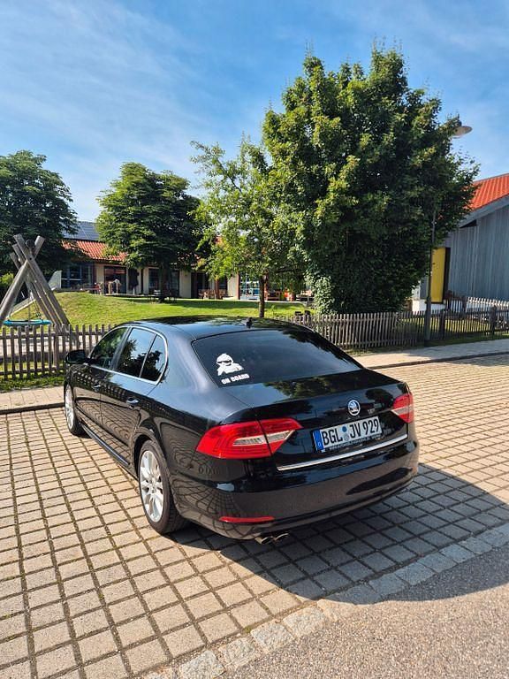 Gebraucht Skoda Superb 170 PS (125 kW) 2014 Schwarz Limousine